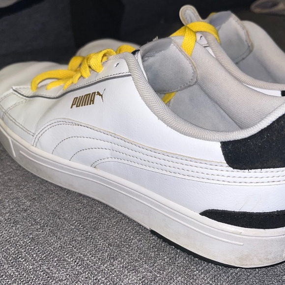 Puma Classic White / Gold Sneakers Shoes. Womens 11.5 - Picture 3 of 5